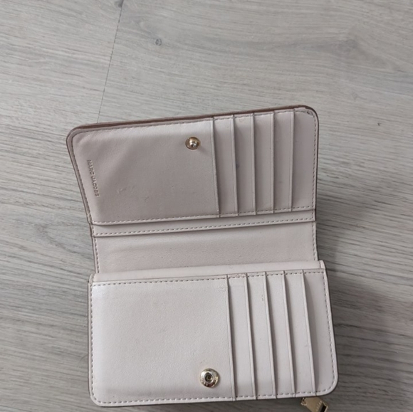 Marc Jacobs Glamshot Compact Wallet - Picture 3 of 3